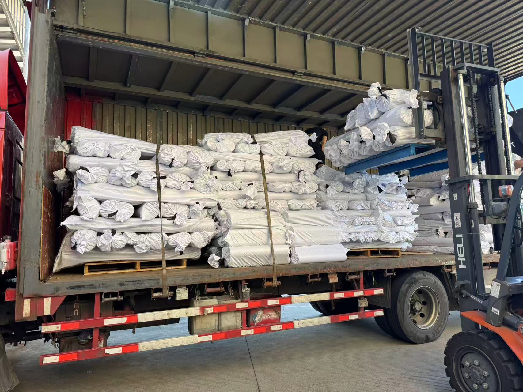 পিক সিজন, প্রিমিয়াম লাইনিংস: শুনলি টেক্সটাইল